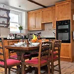 3 Bed In Oc-sz421 * Threlkeld